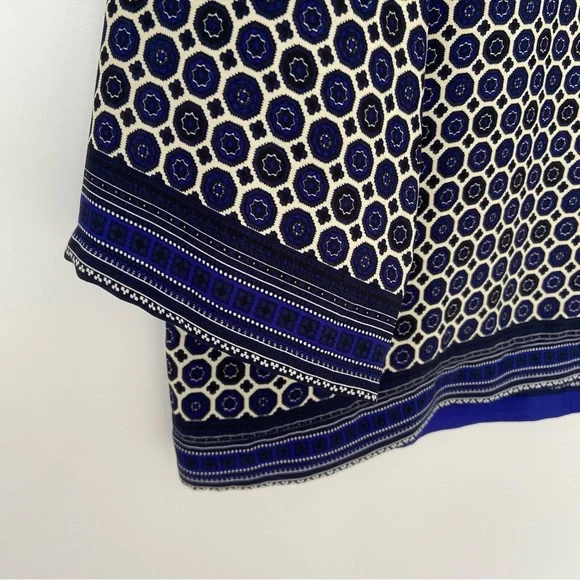 CYNTHIA ROWLEY NAVY AND CREAM GEOMETRIC PRINT FLOWY TOP/BLOUSE, LARGE - Picture 4 of 11